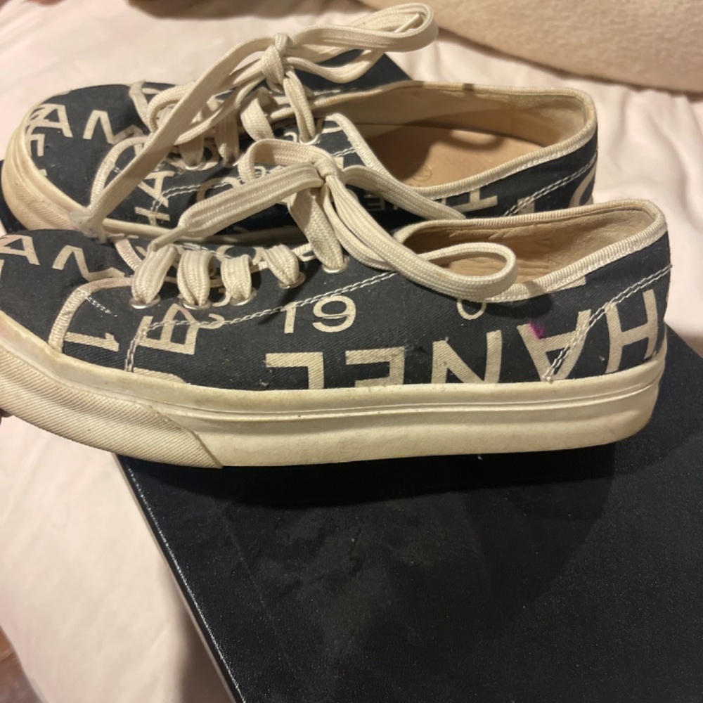 Chanel sneakers - Picture 2 of 3